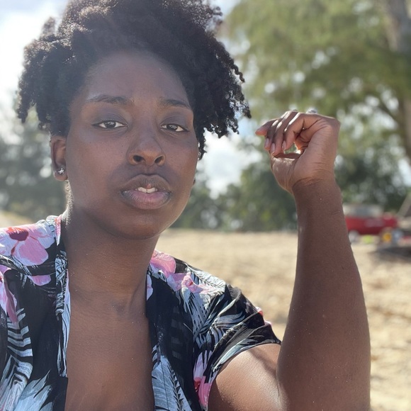 Meet your Posher, Bryt - Picture 1 of 1